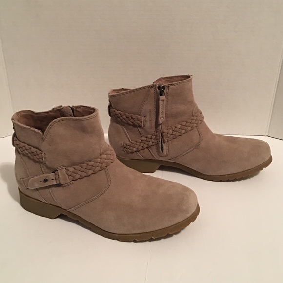 Teva Shoes - 💥SALE💥Teva Delavina Ankle Dessert Taupe Boots